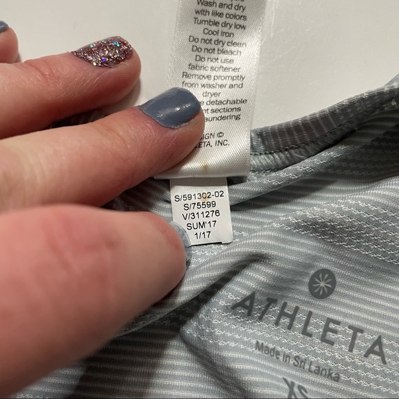 Athleta Grey Flowy Asymmetric Tank Top Low Back Athleisure Workout Size XS - Picture 4 of 7